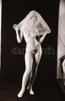 cca 1973 Esküvő előtt, szolidan erotikus felvételek, 6 db vintage negatív (24x36 mm), + 4 db vintage...