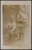 cca 1914-1918 Két katona, fotólap, hátulján feliratozva, 14×9 cm