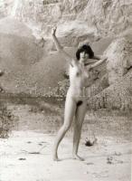 cca 1976 Kőfejtők múzsája, szolidan erotikus felvételek, 34 db vintage negatív, 24x36 mm