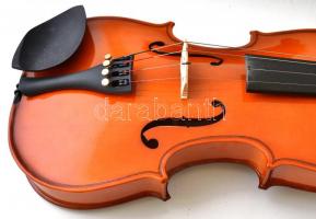Hegedű, tokkal, vonó nélkül, h: 60 cm