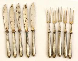 Ezüst nyeles hús villa és kés, összesen: 5-5 db, jelzett, h:13,5 és 15 cm