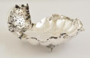 Ezüst(Ag) gyöngykagylós kínáló, jelzett, 13×13 cm, nettó: 91,8 g