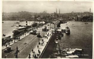 12 db RÉGI külföldi képeslap, közte Bécs, Isztambul, Marseille, fotólapok / 12 pre-1945 worldwide postcards with photos