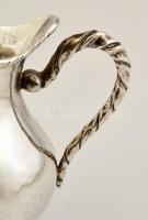 Ezüst(Ag) csavart füles, tejszínes kiöntő, jelzett, m: 9 cm, nettó: 119,8 g