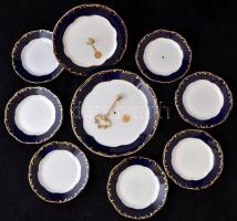 Zsolnay Pompadour mintás süteményes tányérok (6 db) emeletes kínálóval, jelzett, kopás nyomokkal, d:19-29 cm, m:35 cm