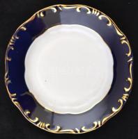 Zsolnay Pompadour mintás süteményes tányérok (6 db) emeletes kínálóval, jelzett, kopás nyomokkal, d:...