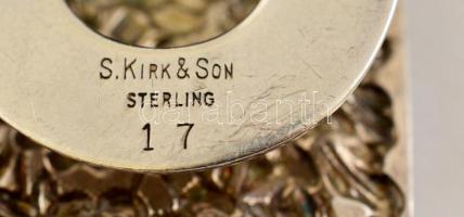 Ezüst(Ag) virágmintás pénzcsipesz, jelzett, 4,5×3 cm, nettó: 17,9 g