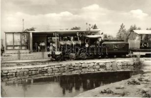 28 db modern magyar főként tömegközlekedés témájú és városképes lapok / 28 modern Hungarian postcard...