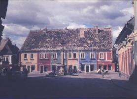 cca 1960-1970 Szentendre, utcaképek, 8 db színes diapozitív kép, 3,5×3,3 cm