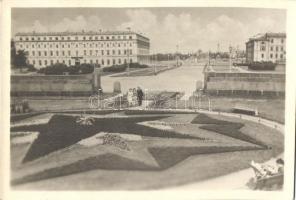 37 db modern szovjet városképes lap és egy képes füzet / 37 modern Soviet town-view postcards + Mosc...