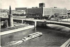 37 db modern szovjet városképes lap és egy képes füzet / 37 modern Soviet town-view postcards + Mosc...