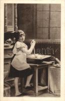 31 db RÉGI magyar és külföldi városképes és motívum képeslap, közte fotólapok, litho / 31 pre-1945 H...