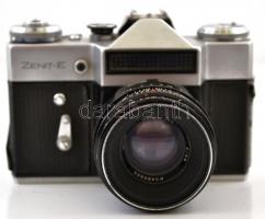 Zenit-E fényképezőgép, Helios-44 2/58 objektívvel, eredeti bőr tokjában, működőképes állapotban / Vi...