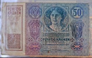 Vegyes papír és fémpénz gyűjtemény, rendkívül tartalmas forint résszel közte nagy számban 500, 1000 ...