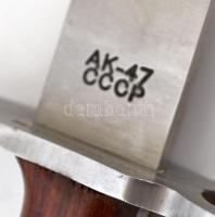 AK-47 modern bajonett, AK-47 CCCP feliratú fém tokban, pengehossz: 34 cm, teljes hossz: 45 cm