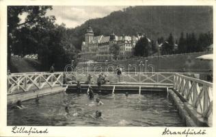 Lillafüred (Miskolc), Strand, fürdőzők, háttérben a Palotaszálló