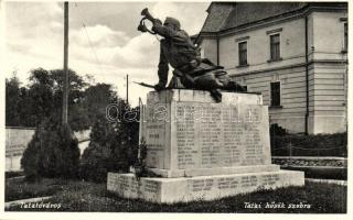 Tatatóváros, Tatai hősök szobra olvasható névsorral