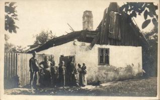 1911 Kecskemét, cigányok háza a földrengés után / gypsy house after the earthquake. photo