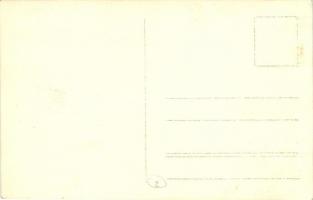 Első világháborús osztrák-magyar katonai teherautó fedett kocsitároló előtt / WWI K.u.K. military tr...