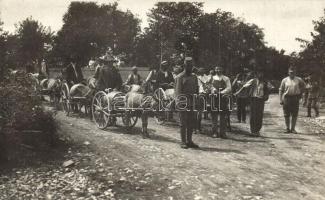 1915 Vízutánpótlás biztosítása szamárszekerekkel / WWI K.u.k. military, water supply on donkey carriages. photo + Militärseelsorge der k.u.k. 57. Infanterietruppendivision