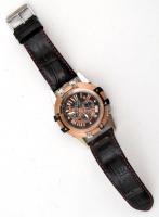 Graf von Monte Wehro extravagáns quartz karóra. Használatlan, új állapotban, bőr szíjjal. d: 5 cm