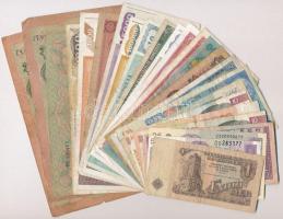 Vegyes: 25db-os külföldi papírpénz tétel, nagyrészt Közép- és Kelet-európai bankjegyek T:III,III- Mixed: 25pcs of foreign paper money, mainly Central and Eastern European banknotes C:F,VG