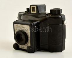 Gamma Pajtás 6x6-os fényképezőgép, Achromat 1:8/80 mm objektívvel, bakelit házán sérülések
