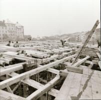 cca 1972 Budapest, Moszkva tér, épül a metró felszíni állomás épülete, 10 db vintage negatív, 6x6 cm