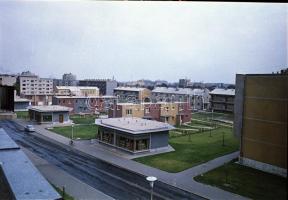1962 Budapest, modern üzletek (tejtermék, hentes) a lakótelep közepén, külső-belső felvételek, 8 db ...
