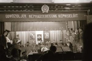 1951 Posta Járműtelep, zászlóátadás, képriport, 27 db vintage negatív Rózsa György (?-?) budapesti f...