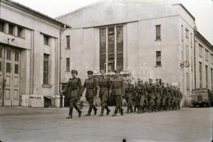 cca 1948 A Honvéd-hét fogadása a Gellért szállóban, főtisztek és politikusok részvételével, 49 db vintage negatív Rózsa György (?-?) budapesti fotóriporter hagyatékából, 24x36 mm