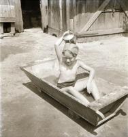 cca 1936 Békéscsaba környéki tanyavilág, Thöresz Dezső (1902-1963) békéscsabai gyógyszerész és fotóm...