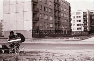 cca 1977 Kecskemét, Széchenyi város építése, 59 db vintage negatív, 24x36 mm