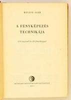 Hevesy Iván: A fényképezés technikája. Bp.,1957, Műszaki. Kiadói félvászon-kötés, kissé kopottas bor...