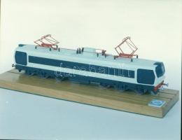 1974 Vasúti mozdonymodellekről készült felvételek, 9 db vintage negatív, 6x7 cm