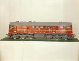 1974 Vasúti mozdonymodellekről készült felvételek, 9 db vintage negatív, 6x7 cm