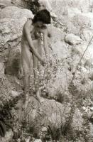 cca 1975 Kellemes időtöltés, szolidan erotikus felvételek, 19 db vintage negatív (24x36 mm) + 5 db v...