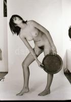 cca 1979 A női titkok feltárulnak, szolidan erotikus felvételek, 10 db vintage negatív (24x36 mm) + ...