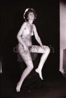 cca 1974 Télen-nyáron, éjjel-nappal, szolidan erotikus felvételek, 26 db vintage negatív, 24x36 mm