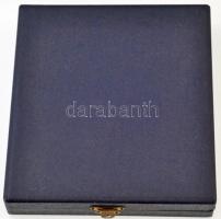 ~1980. "MALÉV Törzsgárda" 30 év után járó névre szóló fém plakett tokban (104x90mm) T:2