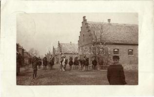 1912 Szombathely, Lovassági laktanya huszárokkal. photo (EK)