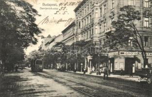 Budapest VII. Damjanich utca, Gyógyszertár, villamos. Kapható kizárólag a Damjanich utca 45. sz. alatti dohánytőzsdében (EK)