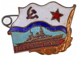 Szovjetunió ~1961-1976. Hosszú hajóút (felszíni hajók) zománcozott fém jelvény (34x25mm) T:2 cserélt tű Soviet Union ~1961-1976. Long Cruise (Surface ships) enamelled metal badge (34x25mm) C:XF replaced pin