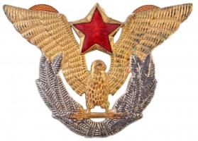 Jugoszlávia ~1960. Légierőnél használt sapkajelvény, hátoldalán "IKOM ZAGREB" gyártói jelzéssel (63x46mm) T:2 Yugoslavia ~1960. Air force cap badge with "IKOM ZAGREB" makers mark on reverse (63x46mm) C:XF