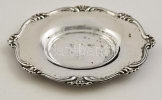 Ezüst(Ag) ovális, díszes peremű tálka, jelzett, 15,5×12,5 cm, nettó: 35,9 g