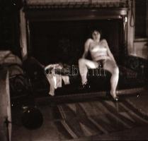 cca 1975 12 db erotikus, pornográf fotónegatív, tekercsben