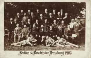 1903 Pozsony, Pressburg, Bratislava; A szövetkezet tagjai / Section der Fassbinder / members of the cooper. group photo (fa)
