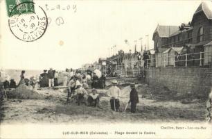 Luc-sur-Mer (Calvados). Plage devant le Casino / Beach in front of the Casino, tents. TCV card (EK)