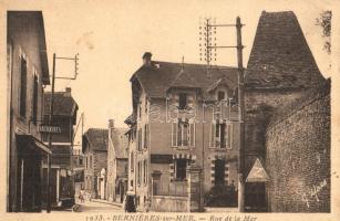 Berniéres-sur-Mer. Rue de la Mer / street view, shops (EK)