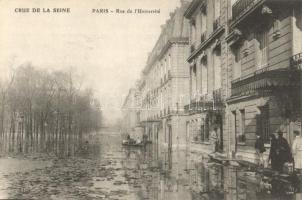 Paris, Rue de lUniversité. Crue de la Seine / River, street view